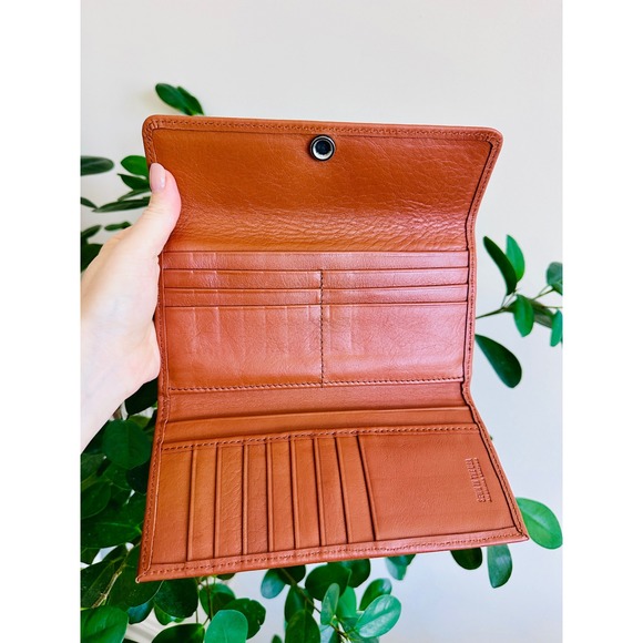 Shinola Handbags - NIB Shinola Detroit Cognac Brown American Leather Wallet Monogram SMG